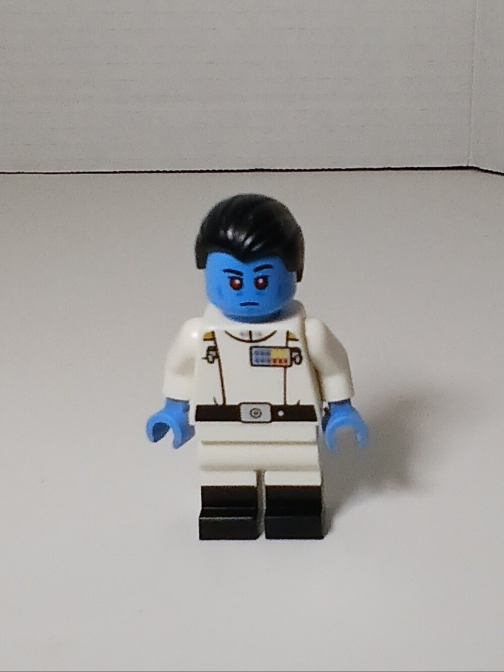 LEGO Star Wars Grand Admiral Thrawn Minifigure 75385 Duel on Peridea READ